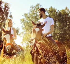 Прогулка на лошадях для двоих, для нее, подарочные сертификаты