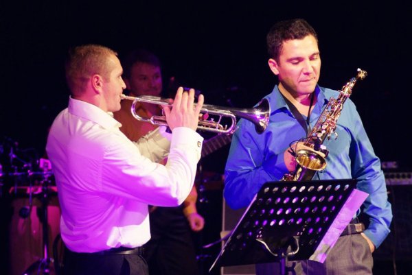 Ужин в джаз-клубе, стоимость от 10 238 рублей. Фотография 1.