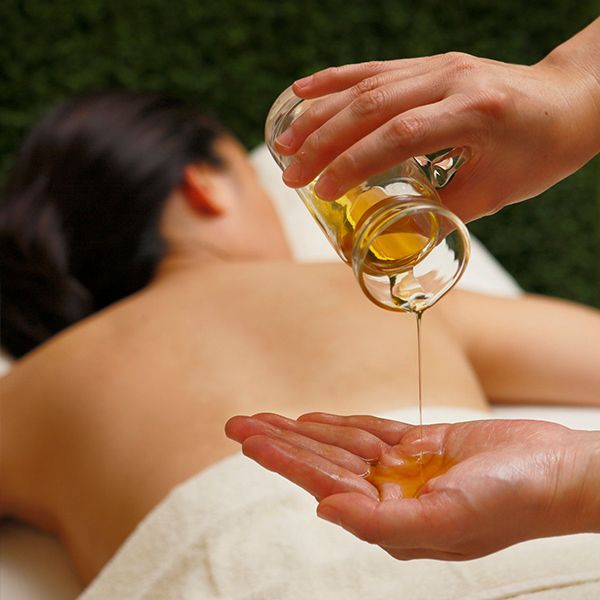 Тайский массаж с арома-маслами, стоимость от 6 930 рублей. Фотография 1.