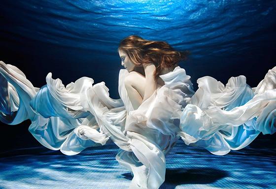 Фотосессия под водой, стоимость от 46 200 рублей. Фотография 1.
