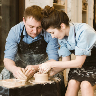 Мастер-класс гончарного искусства для двоих, стоимость от 8 279 рублей. Фотография 1.