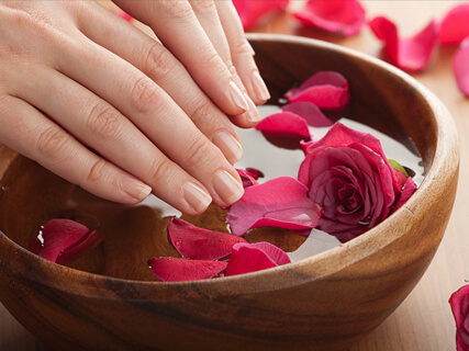 SPA уход за руками и ногами, стоимость от 11 183 рублей. Фотография 1.