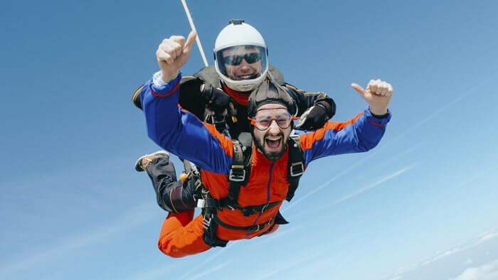 Прыжок с парашютом, экстрим, подарочные сертификаты, видеопревью